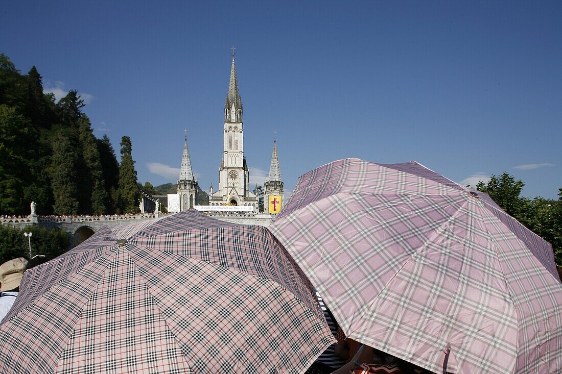 France, Lourdes, Mass at the Lourdes shrine