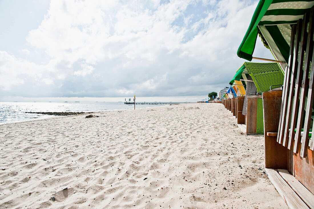 Menschenleere Strandpromenade Wyk, Insel Föhr, Schleswig Holstein, Deutschland, Europa