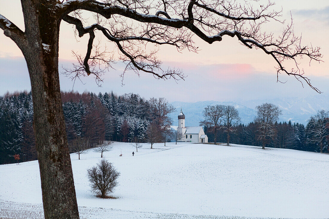 Hubkapelle Penzberg im Winter, Oberbayern, Bayern, Deutschland, Europa