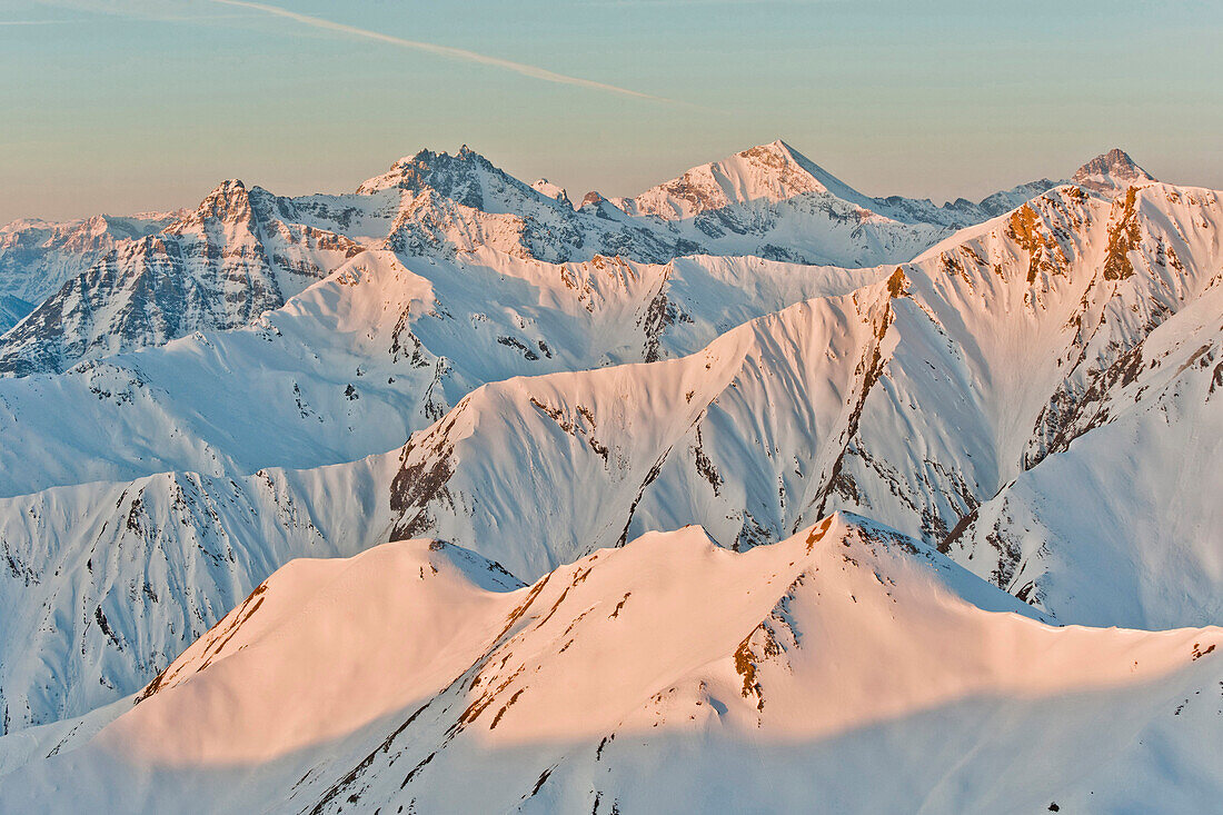 Schneebedeckte Berge, Serfaus, Tirol, Österreich, Europa