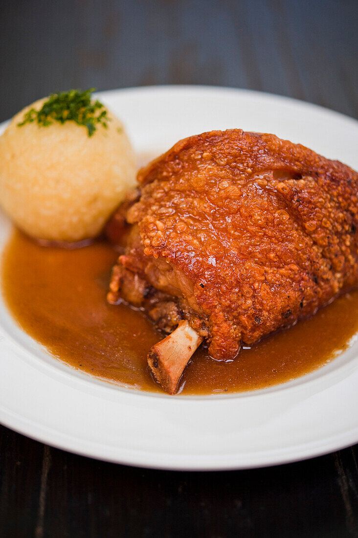 Schweinshaxe, Weltenburg, Bayern, Deutschland, Europa