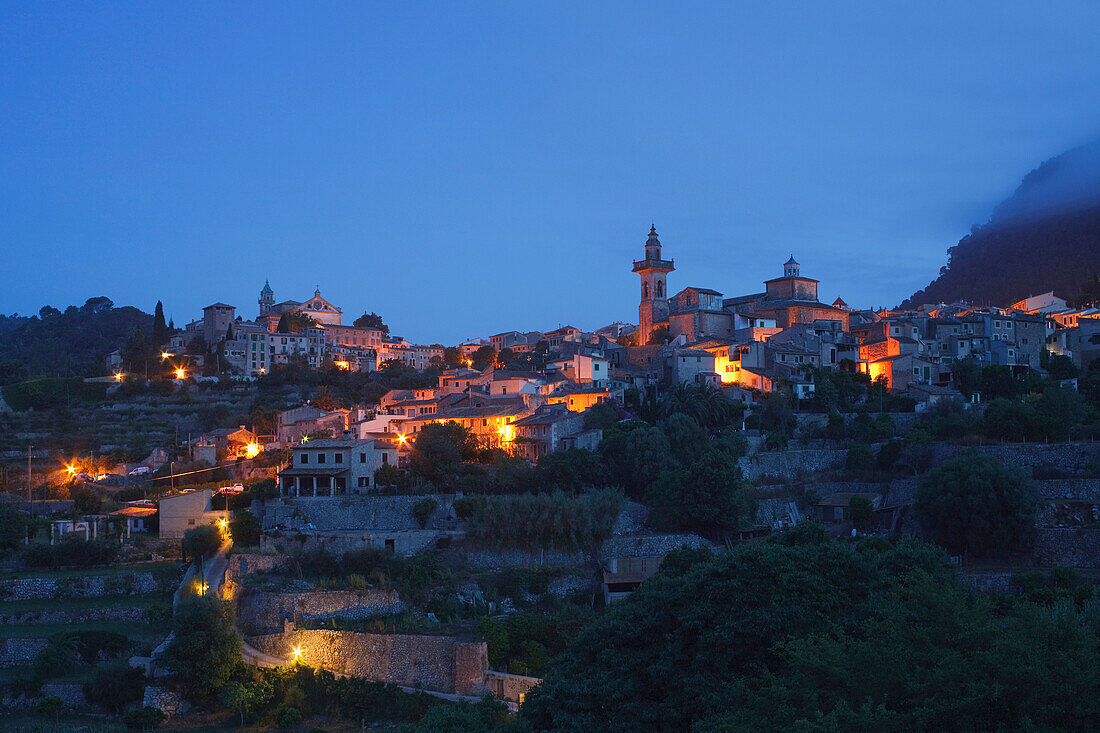 The village of Valldemossa with Sa Cartoixa, La Cartuja in the evening, Tramuntana mountains, Mallorca, Balearic Islands, Spain, Europe