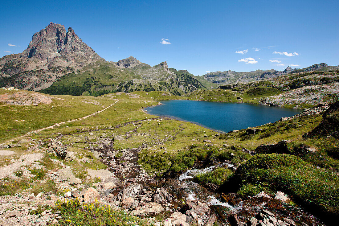 Lake Lac Roumassot, Pic du Midi d'Ossau in background, Ossau Valley, French Pyrenees, Pyrenees-Atlantiques, Aquitaine, France