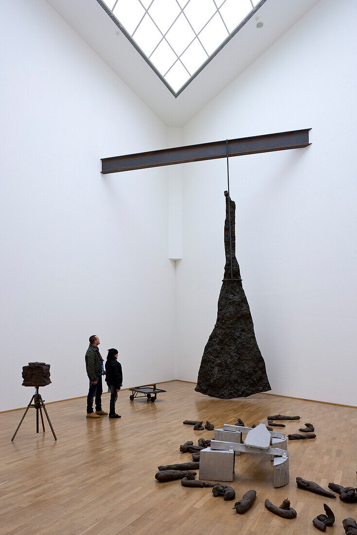 MMK Museum für Moderne Kunst, Installationsansicht: Joseph Beuys. Blitzschlag mit Lichtschein auf Hirsch, 1958-1985, Ebene 2, Frankfurt am Main, Hessen, Deutschland, Europa