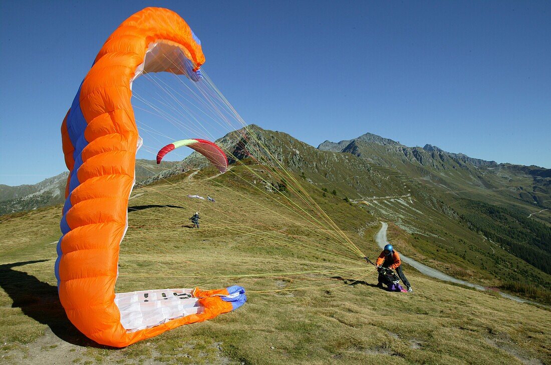 Switzerland, Valais, Verbier, Gliders taking off