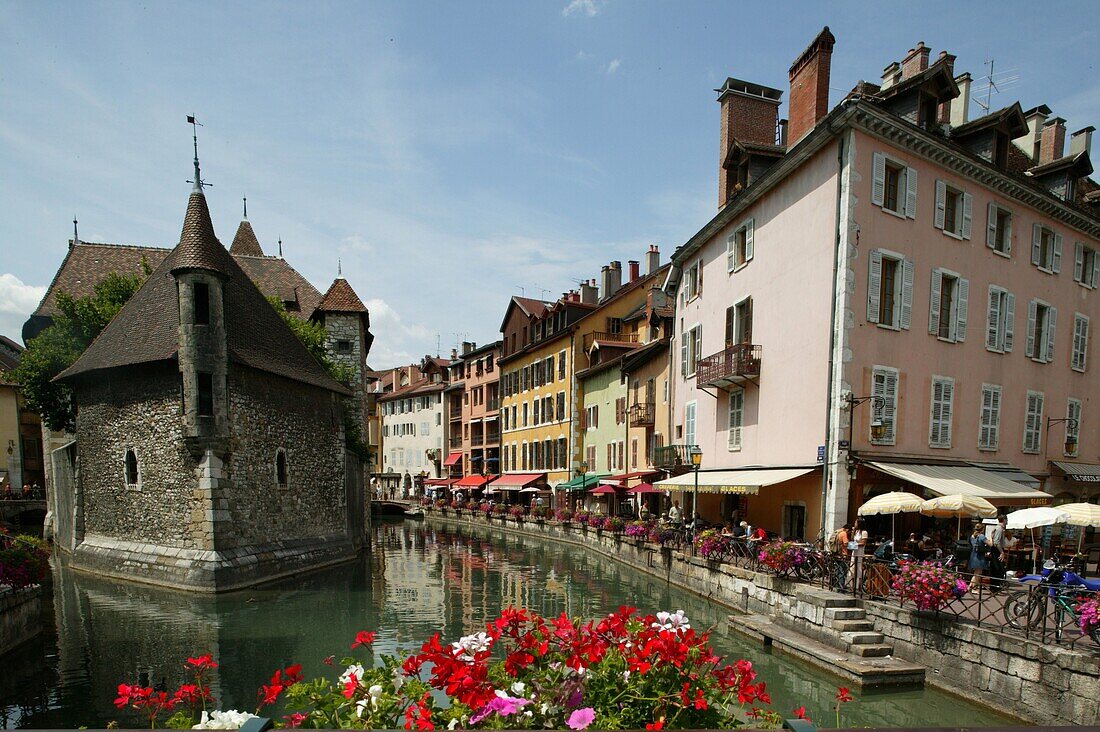 France, Haute Savoie, Annecy, View of Annecy from Perrière bridge