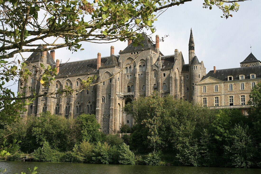 France, Sarthe, Solesmes, Solesmes benedictine abbey overlooking the Sarthe river