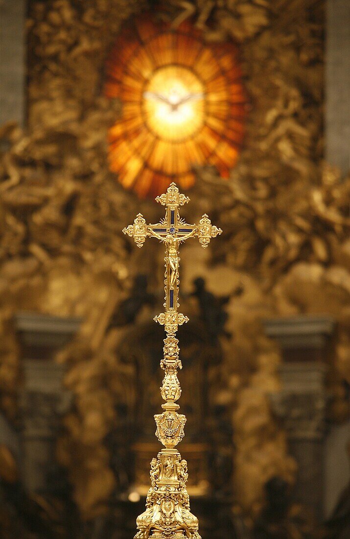 Italie, Latium, Rome, Crucifix in St Peter's basilica