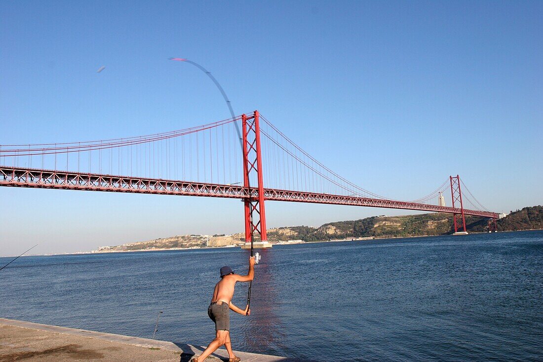Portugal, Lisbon, Lisbonne, 25th April Bridge, Lisbon, Portugal