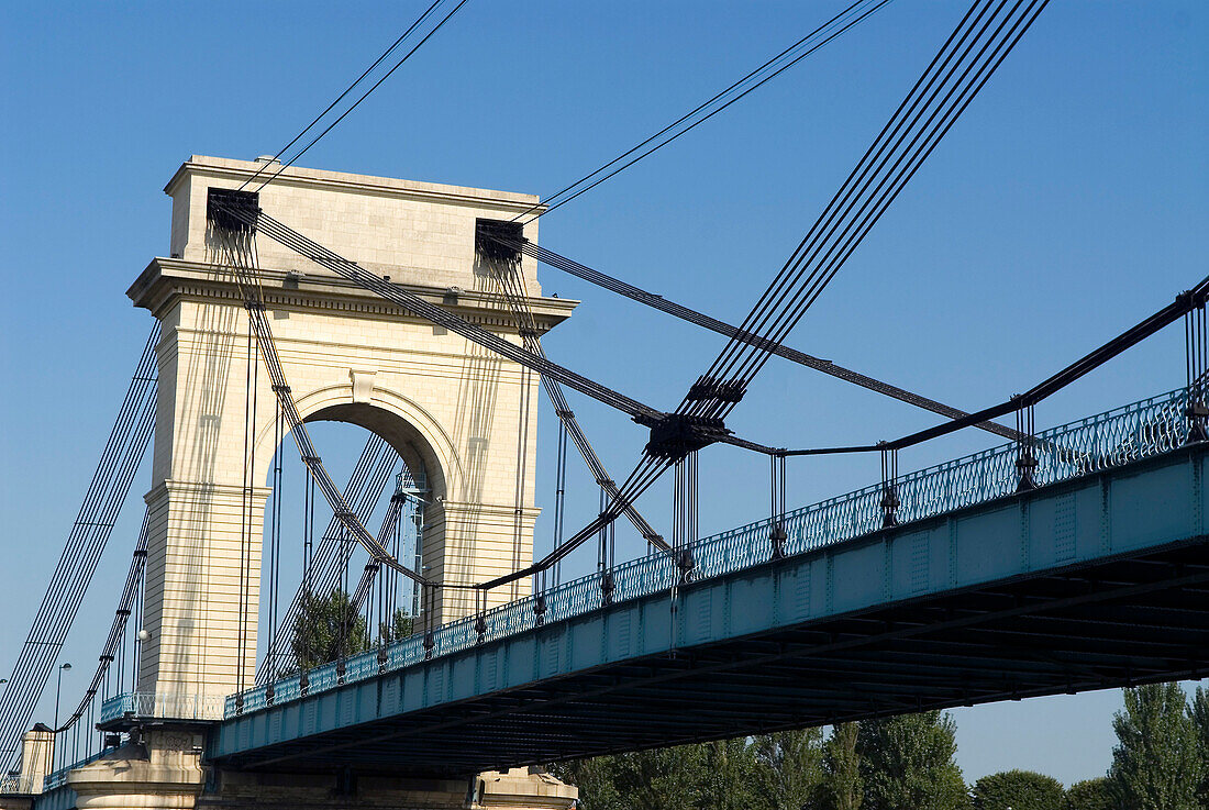 France, Paris region, Vitry sur Seine, Port à l'Anglais district, suspension bridge