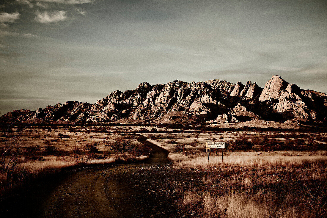 Mountains and Desert, Dragoon Mountains, Arizona, USA