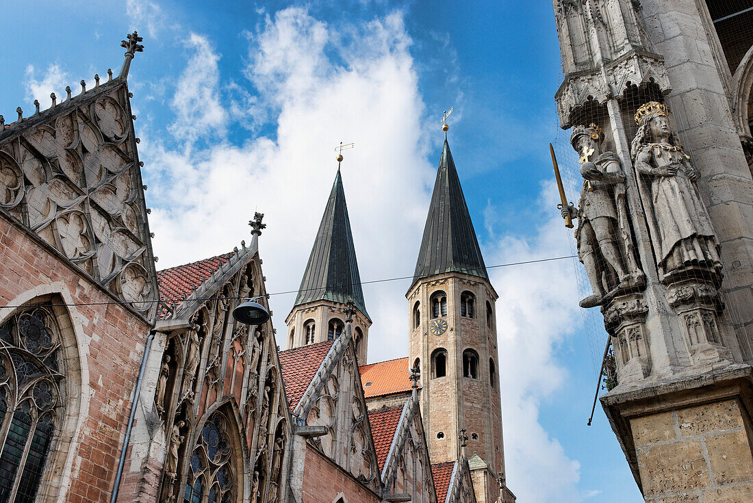 Plastik am Altstadtrathaus, Architekt Ludwig Winter, St Martini-Kirche, Braunschweig, Niedersachsen, Deutschland