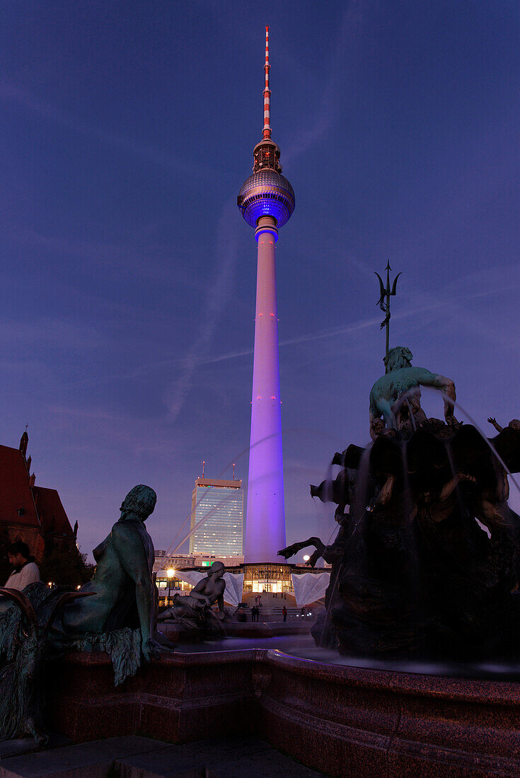 Neptunbrunnen, Fernsehturm, Alexanderplatz, Festival of Lights, Berlin Mitte, Berlin, Deutschland