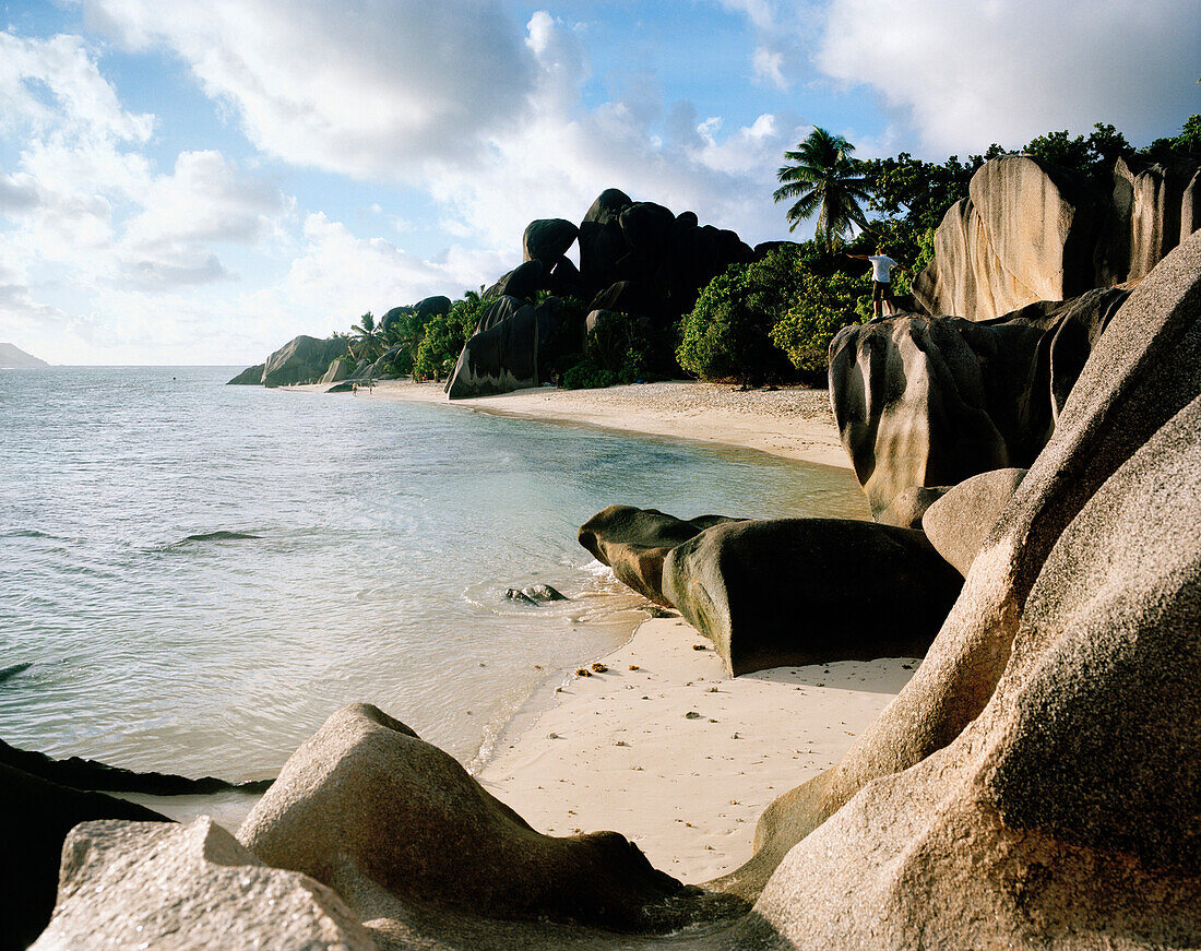 Worlds most famous beach Anse Source d'Argent with its granitic rocks, south western La Digue, La Digue and Inner Islands, Republic of Seychelles, Indian Ocean