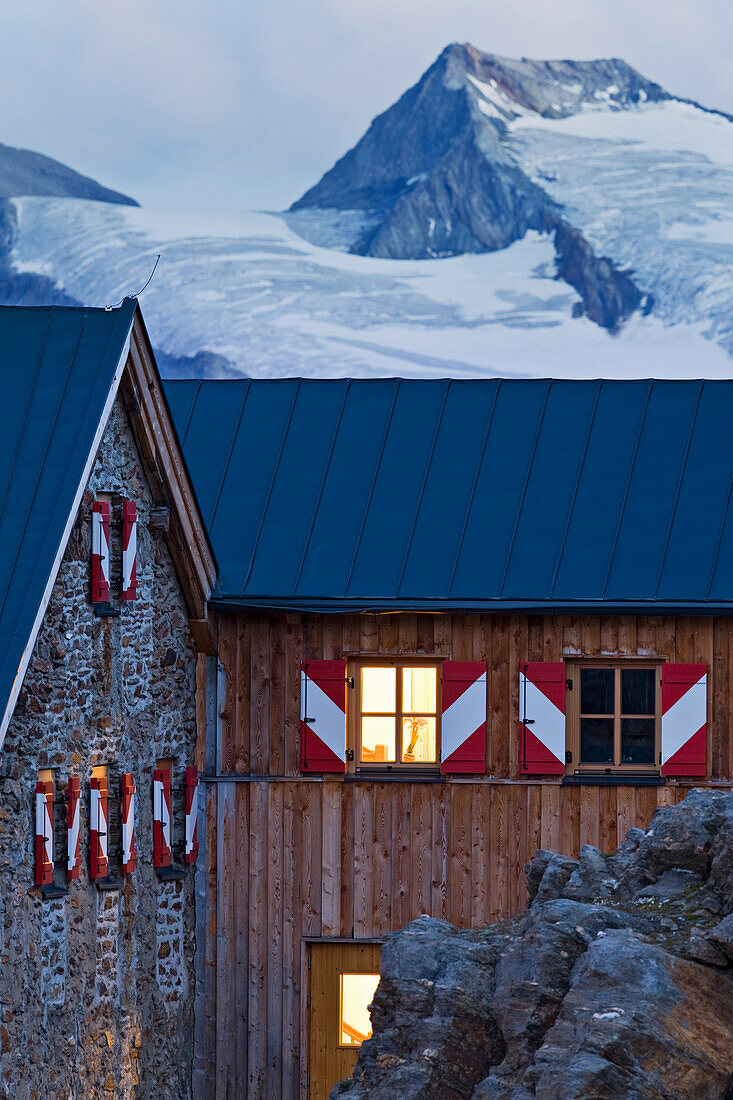 Berghütte am Abend, Ramolhaus, Obergurgl, Ötztaler Alpen, Tirol, Österreich, Europa
