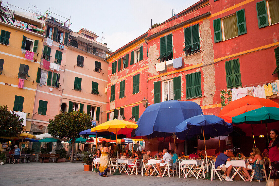 Restaurants In Front Of The Port In Vernazza, Vernazza, Cinque Terra. Liguria, Italy