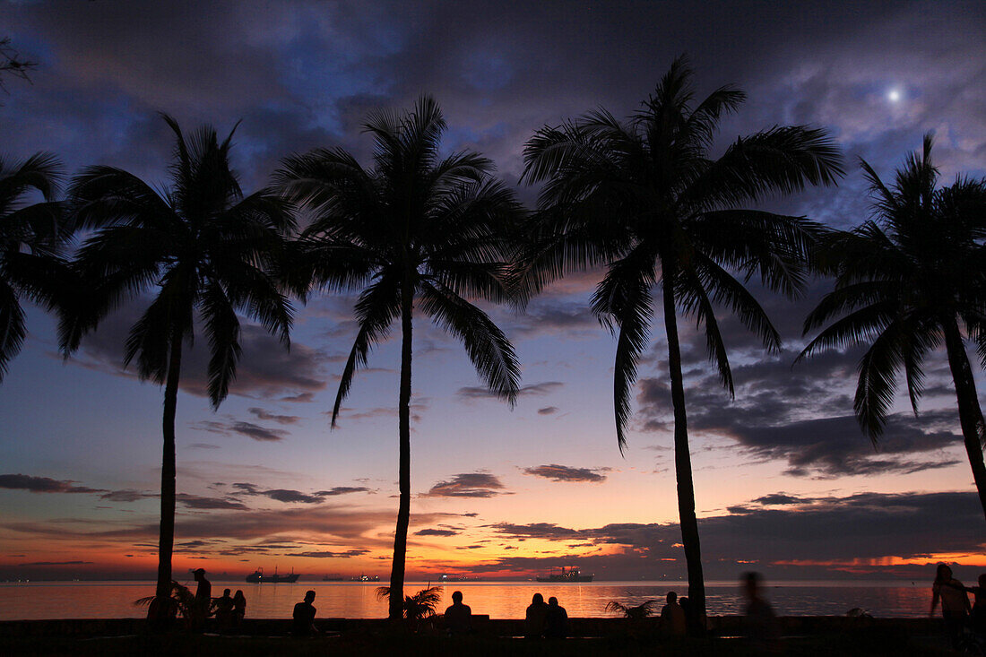 Sunset at Manila Bay, Manila, Luzon Island, Philippines, Asia