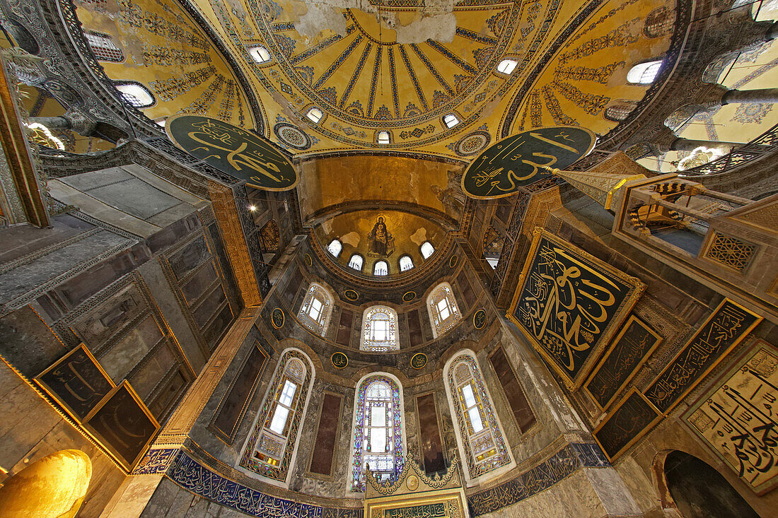 Innenansicht der Hagia Sophia, Istanbul, Türkei, Europa