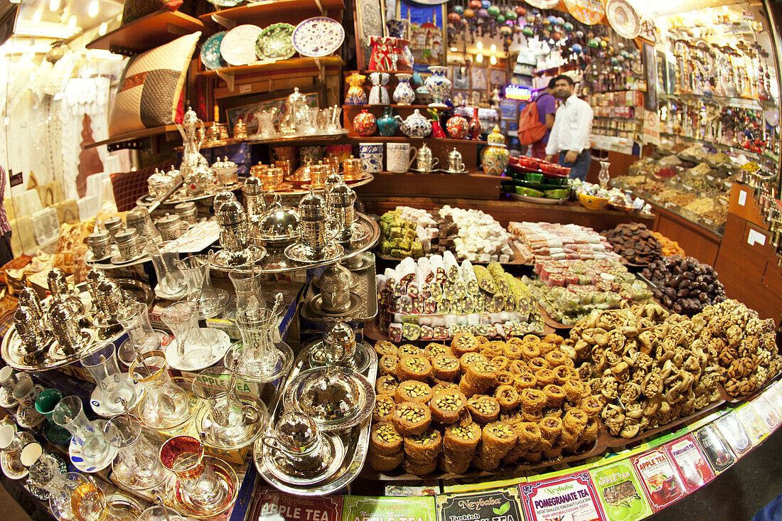 Stand auf dem ägyptischen Basar, Misir Carsisi, Istanbul, Türkei, Europa