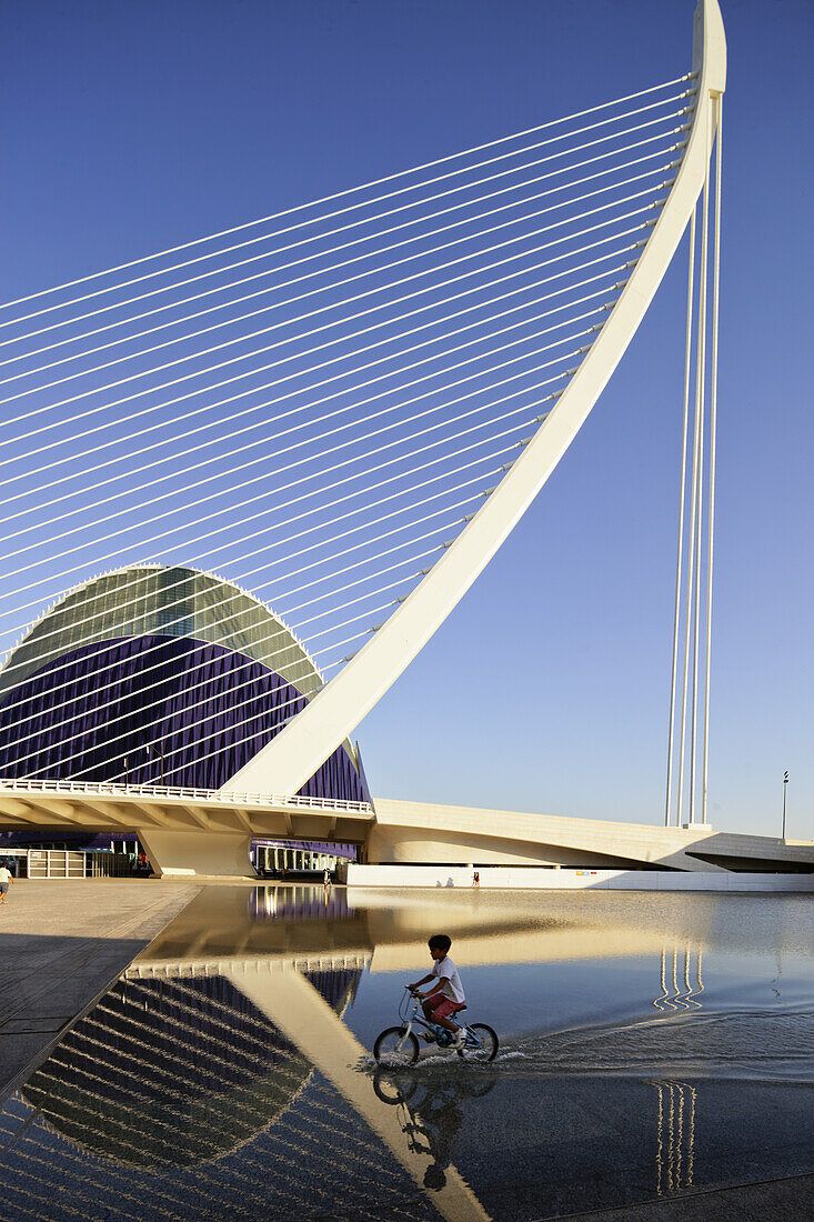 Agora, Puente de l'Assut de l'Or, Brücke vor der Wissenschaftsstadt, Valencia, Spanien, Europa
