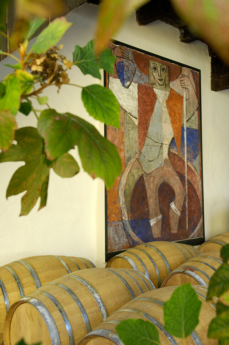 Weinfässer auf dem Weingut Ansitz Löwengang, Margreid an der Weinstrasse, Südtirol, Italien, Europa