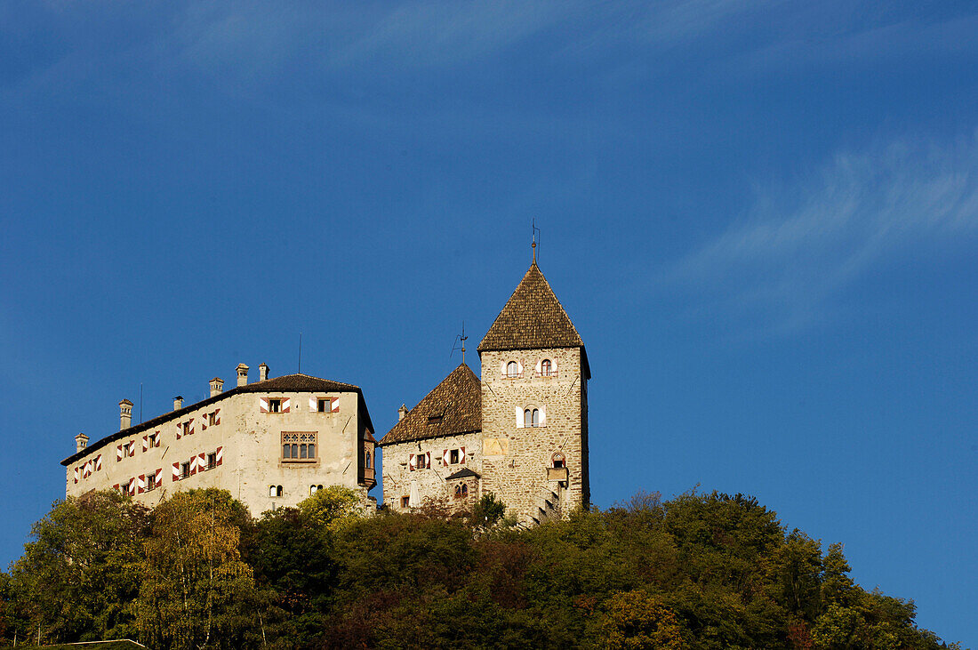 Schloss Zwingenburg im Sonnenlicht, Prissian, Etschtal, Alto Adige, Südtirol, Italien, Europa