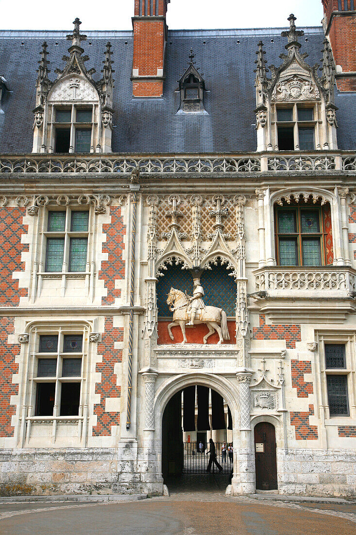 France, Centre Val de Loire, Loir et Cher (41), Blois castle, main gate