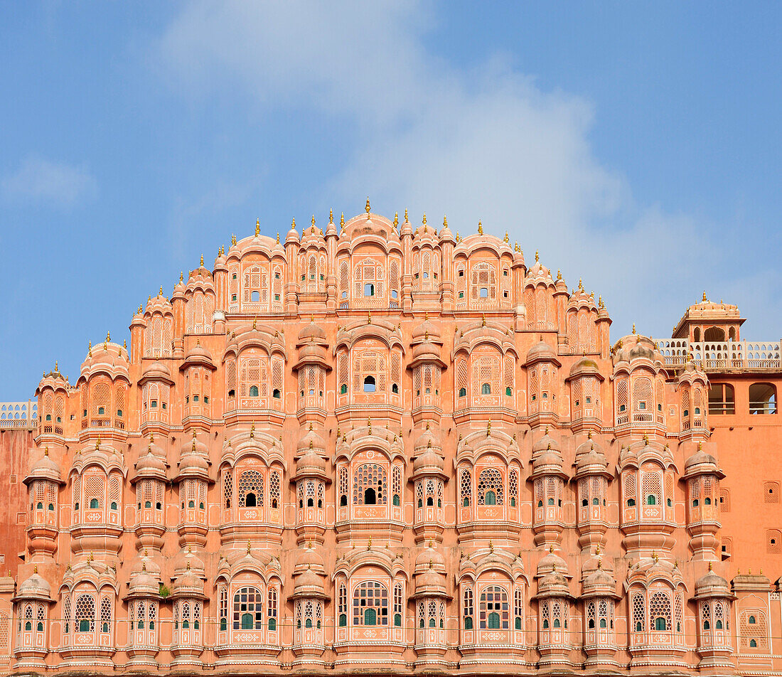 Obere Fassade von Palast der Winde, Palast der Winde, Hawa Mahal, Jaipur, Rajasthan, Indien