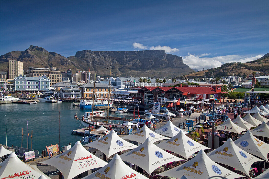 Blick über die V und A Waterfront auf den Tafelberg, Kapstadt, Westkap, Südafrika, RSA, Afrika