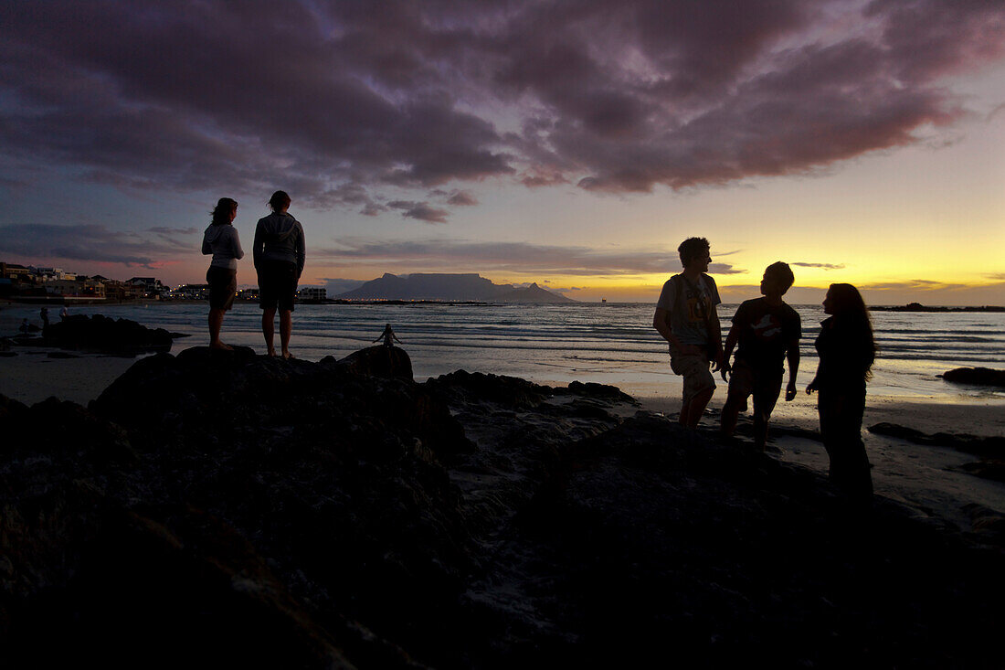 Abendstimmung am Bloubergstrand mit Blick auf den Tafelberg und Kapstadt, Westkap, Südafrika, RSA, Afrika