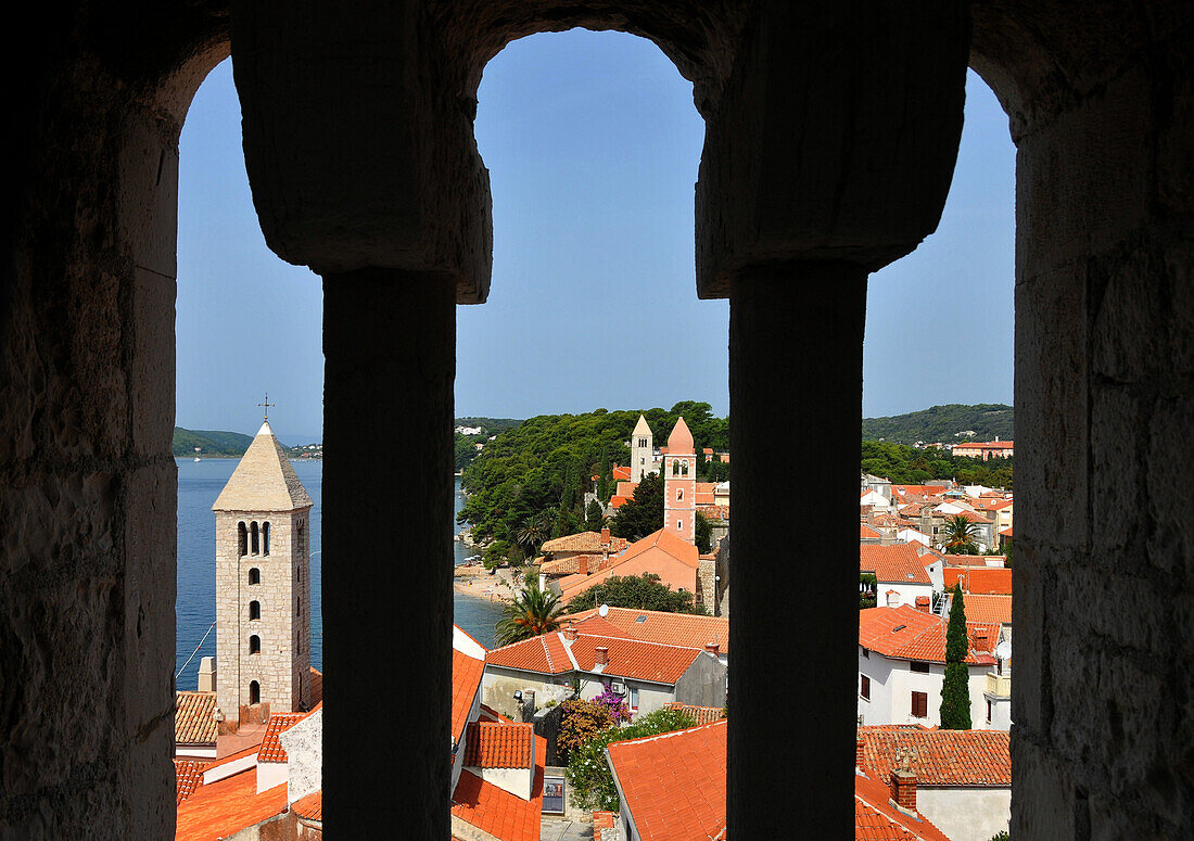 Blick vom Turm St. Andrije auf die Stadt Rab, Insel Rab, Kvarner Bucht, Kroatien