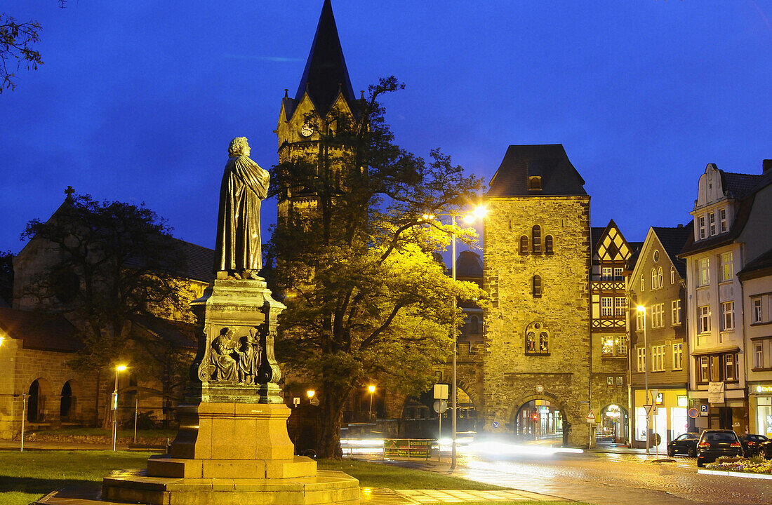 Luther Monument on Karlsplatz square, Eisenach, Thuringian Forest, Thuringia, Germany