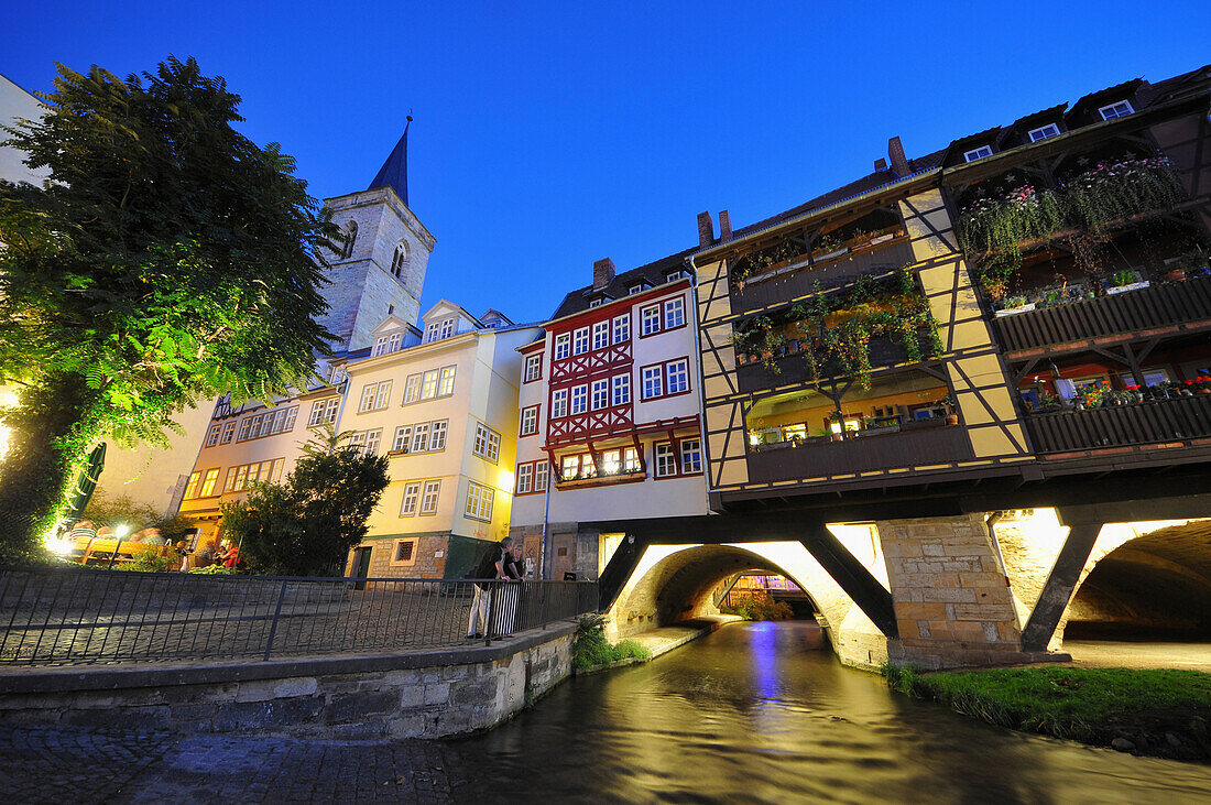Krämerbrücke mit Fachwerkhäusern im Abendlicht, Erfurt, Thüringen, Deutschland