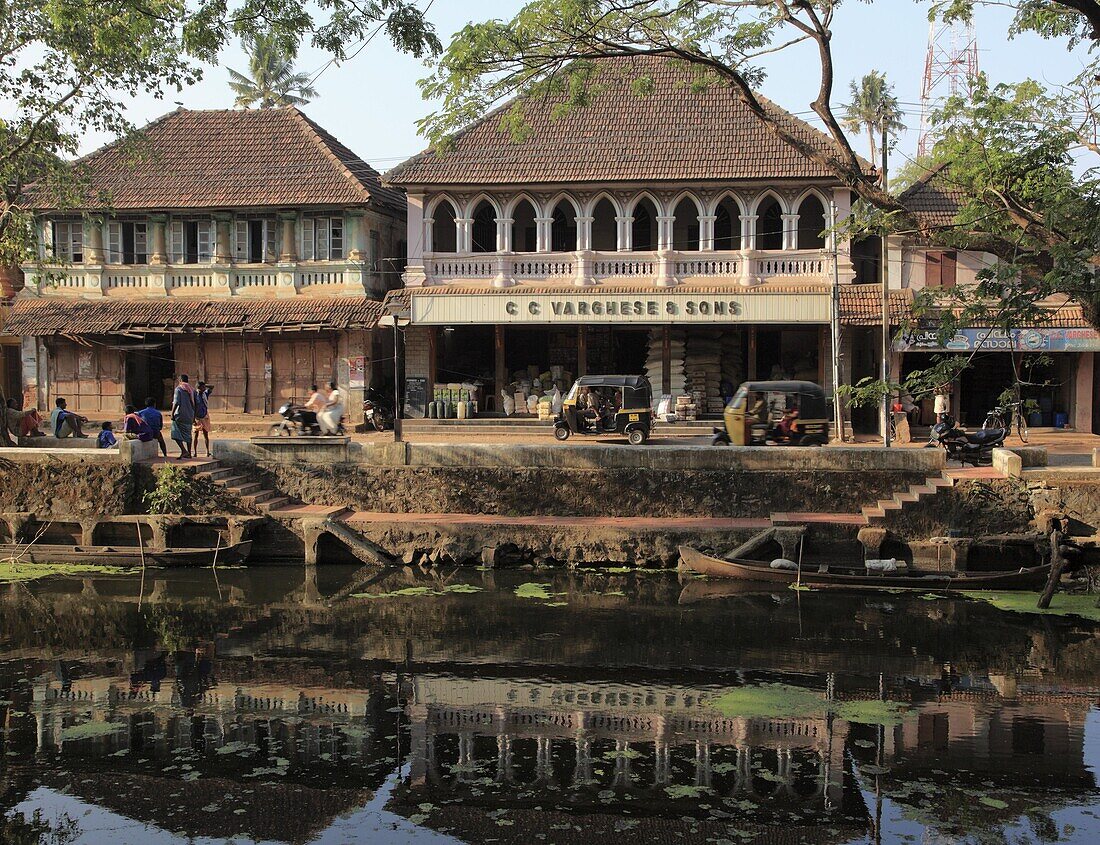 India, Kerala, Alappuzha, Alleppey, South Canal street scene