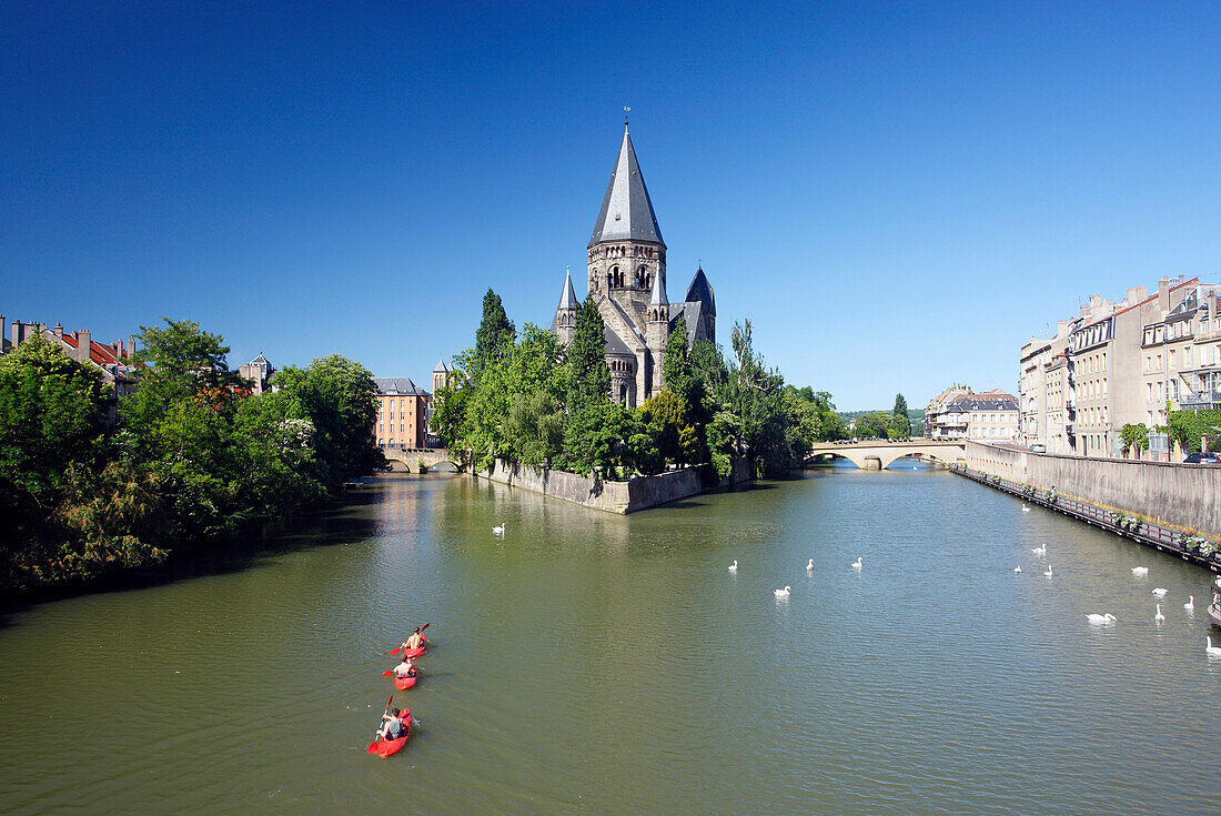 France, Lorraine, Moselle, Metz, temple and Moselle river