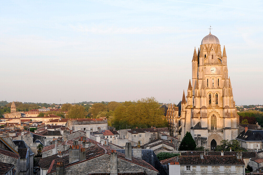 France, Poitou-Charentes, Charente Maritime, Saintes, Saint-Pierre cathedral, general view