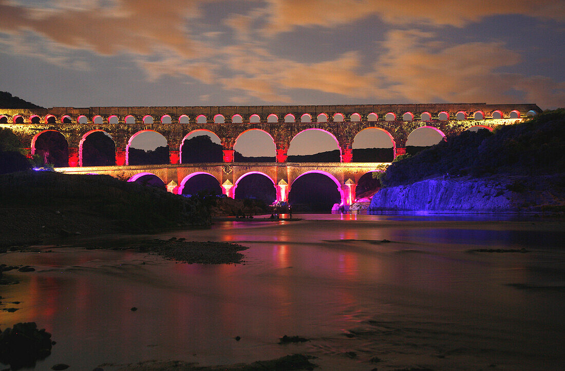 France, Languedoc-Roussillon, Gard (30), Pont du Gard, (Unesco world heritage)