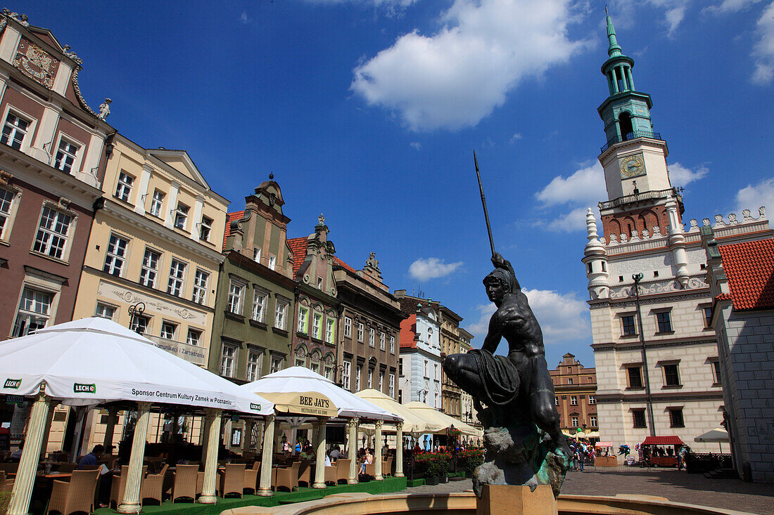 Poland, Poznan, Old Market Square, Town Hall, fountain