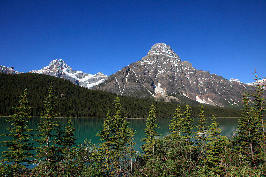 Canada, Alberta, Banff National Park, Howse Peak, Mount Chephren, Waterfowl Lake