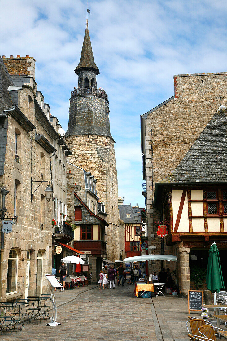 France, Brittany, Cote d'Armor, Dinan (Rance valley), medieval city, Horloge tower and Keratry hotel (16th century)