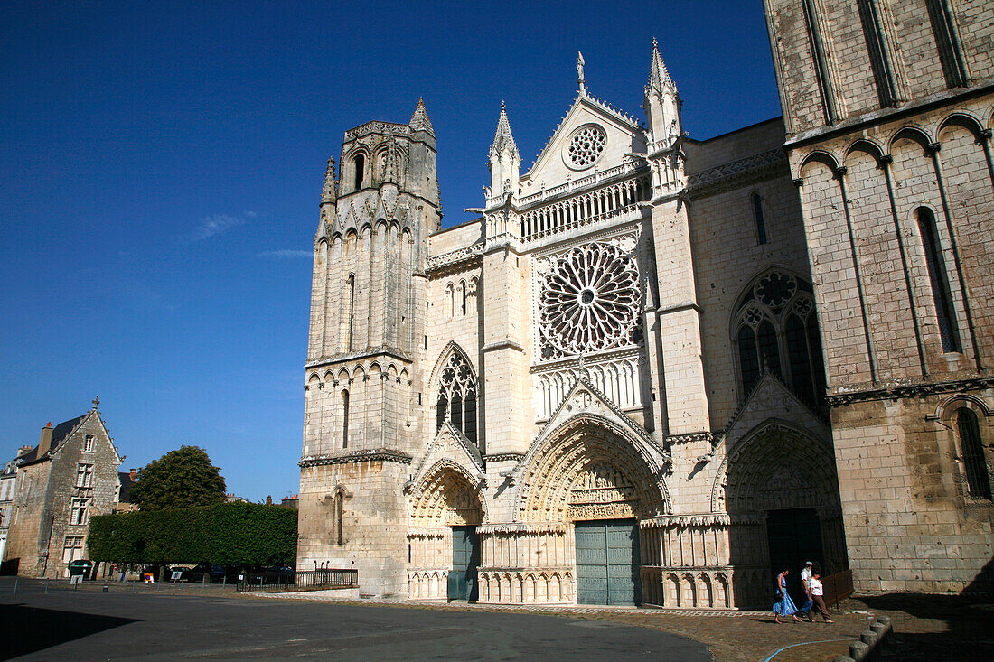 France, Poitou-Charentes, Vienne (86) , Poitiers, saint Pierre cathedral