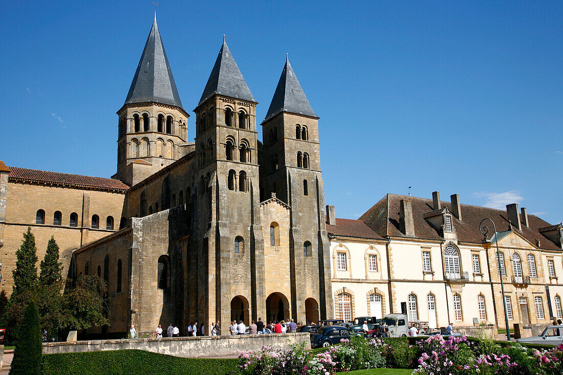 France, Burgundy, Saone-et-Loire (71), Paray-le-Monial, Sacré Coeur basilica
