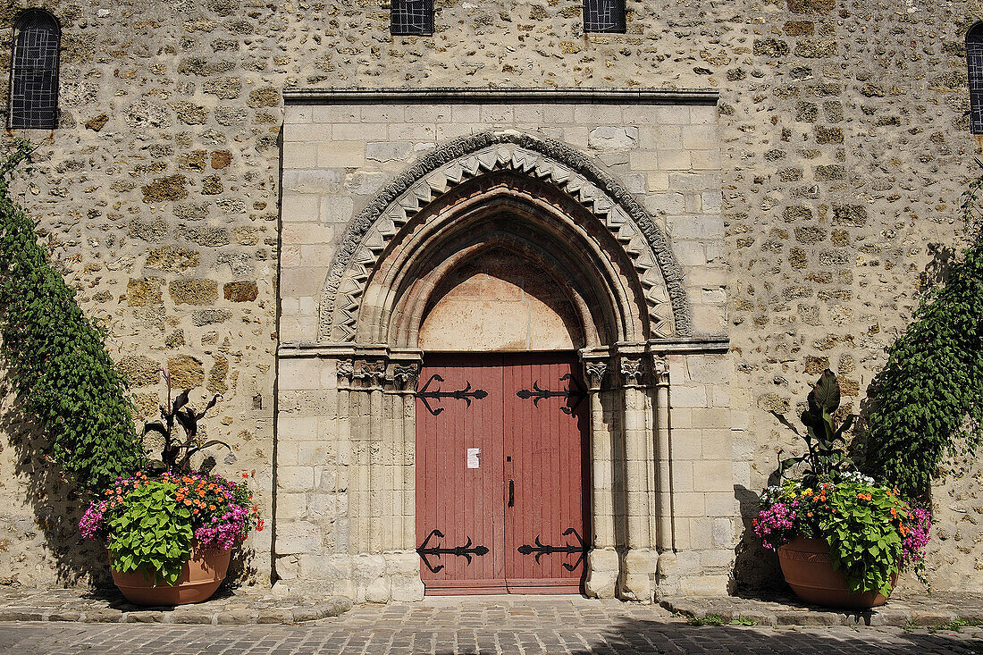France, Paris region, Essonne, Saint-Germain-lès-Arpajon, romanesque church