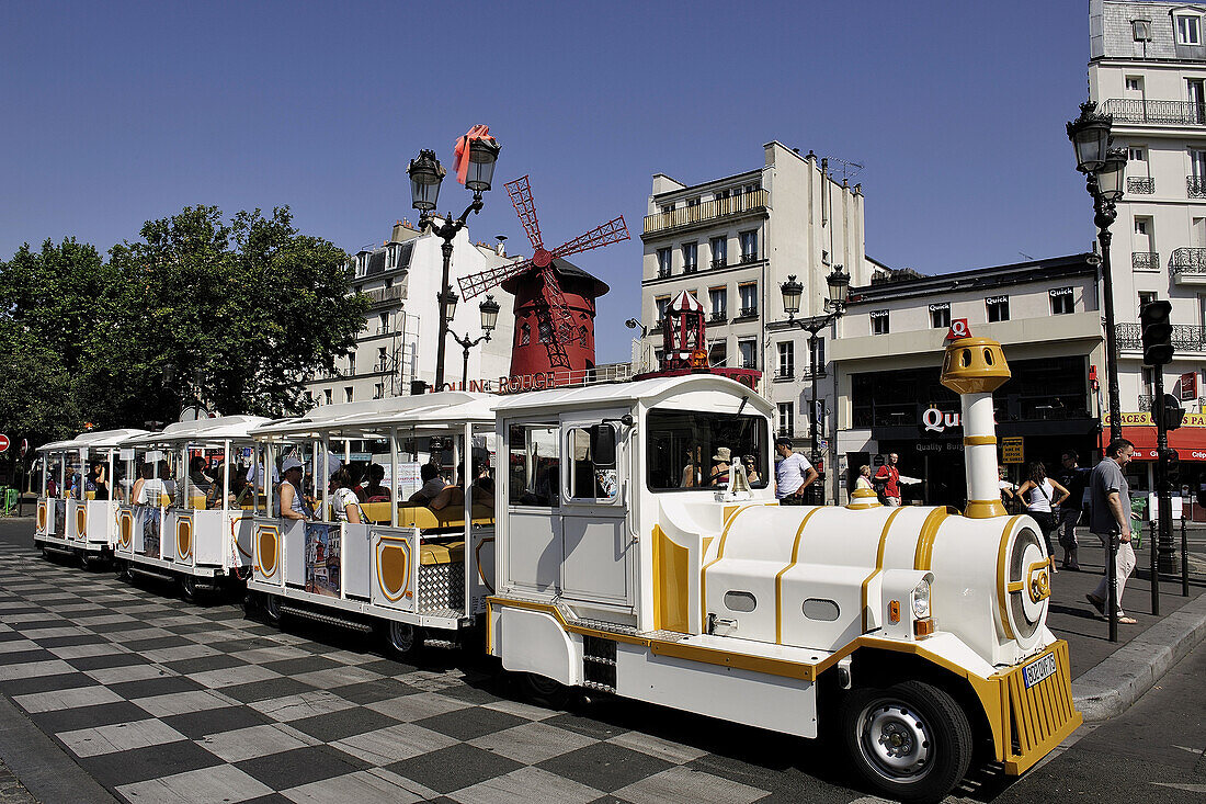 France, Paris, touristic train