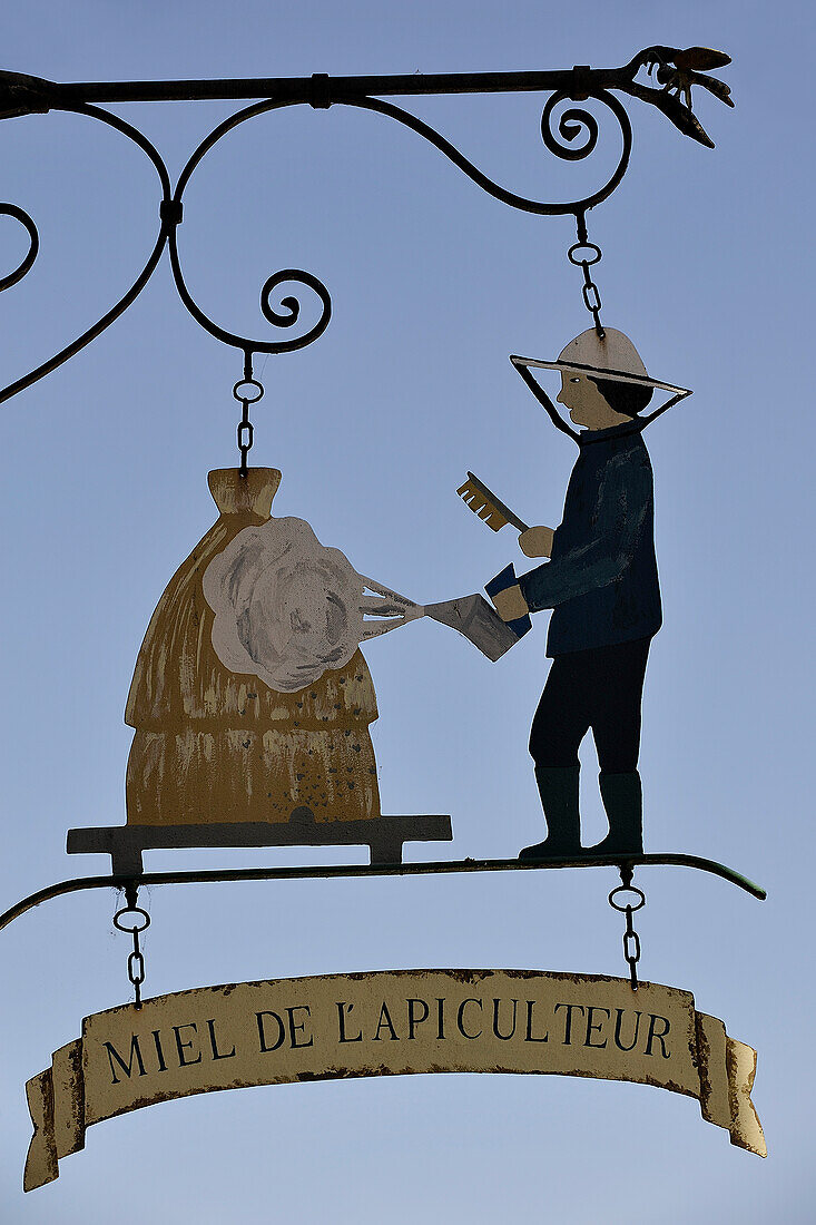 France, Paris region, beekeeper's sign