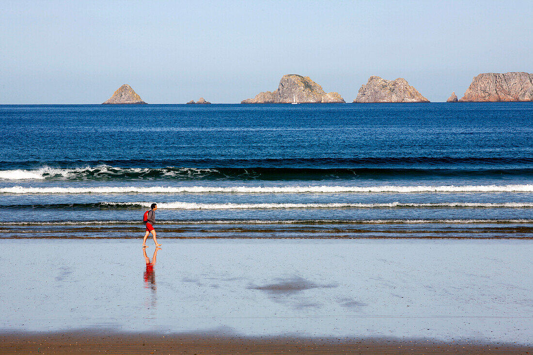 France, Brittany, Finistere (29), Crozon peninsula, Crozon-Morgat, Goulien beach and PenHir point