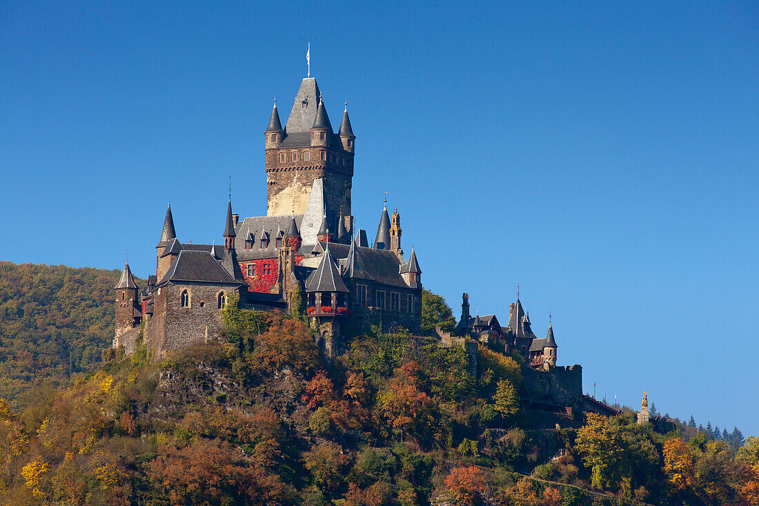 Reichsburg castle in the sunlight, Cochem, Rhineland-Palatinate, Germany, Europe