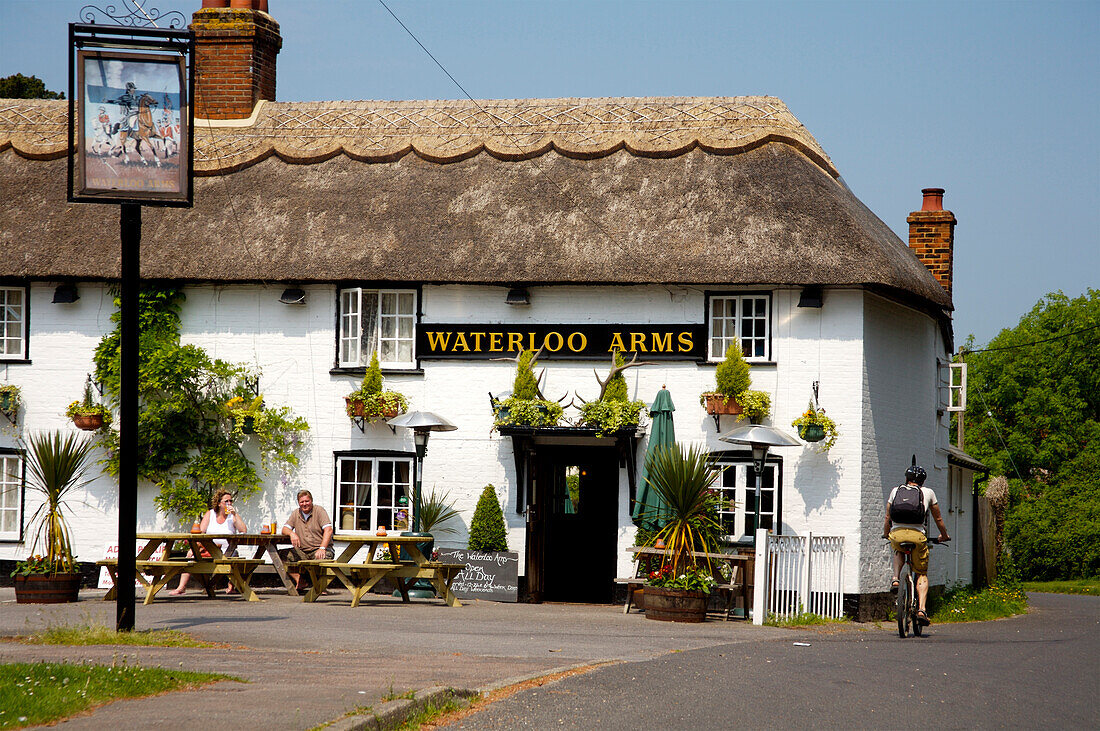 Traditional pub, New Forest, Hampshire, England