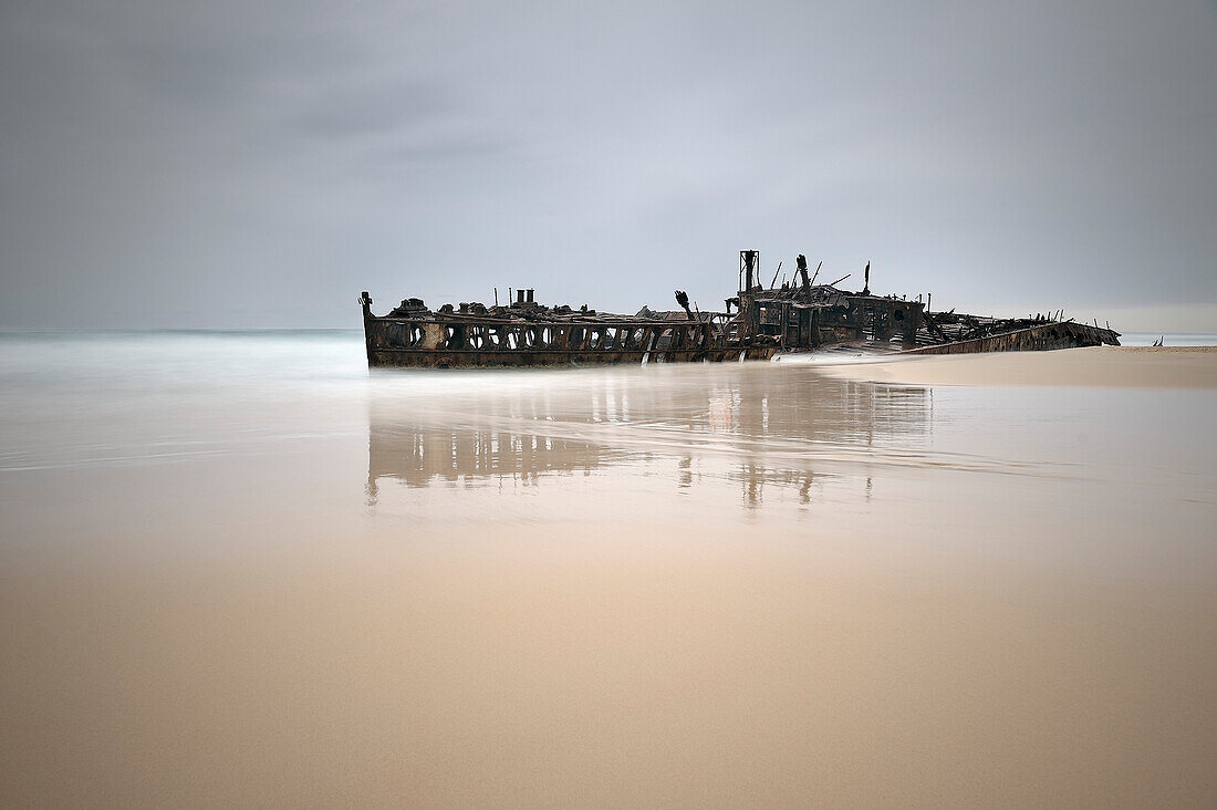Stranded Maheno shipwreck, beach, Fraser Island, Southern Pacific, Queensland, Australia