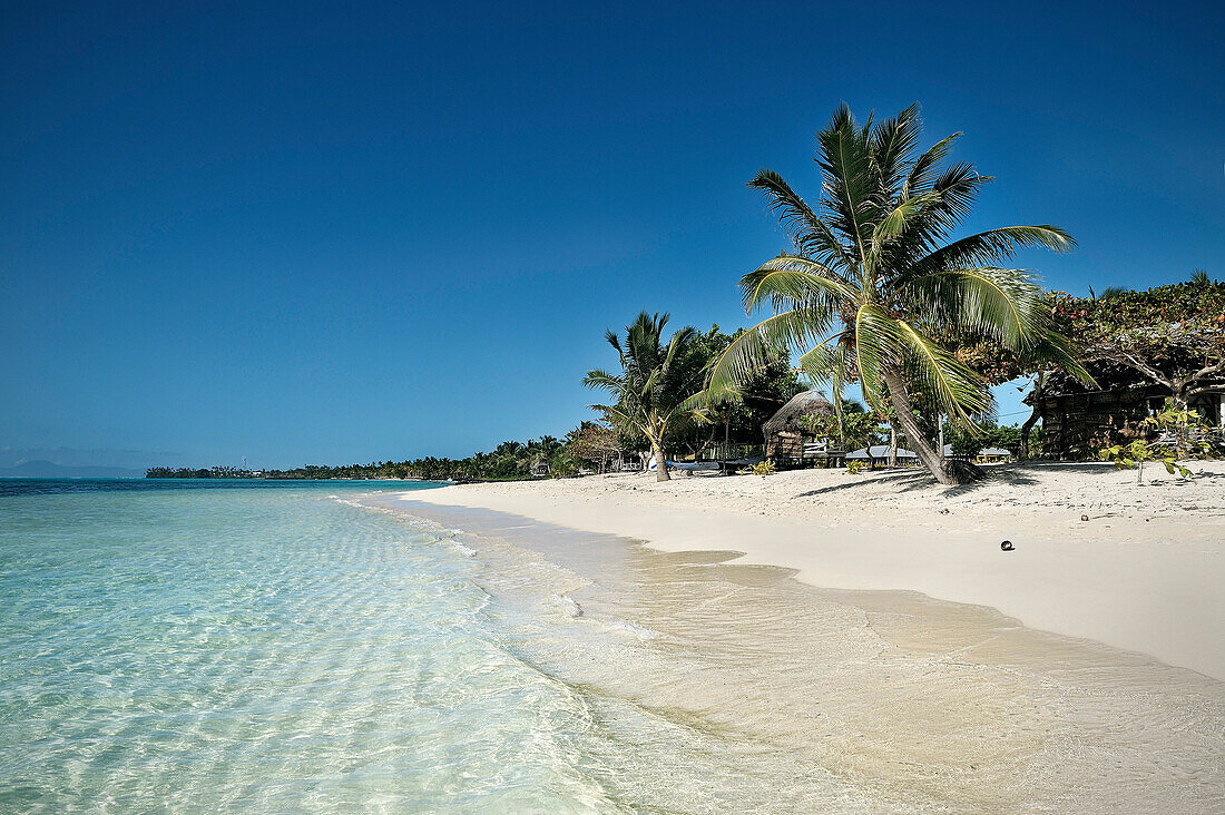 weißer Sand und klares Wasser, Südsee Traumstrand, Savaii, Samoa